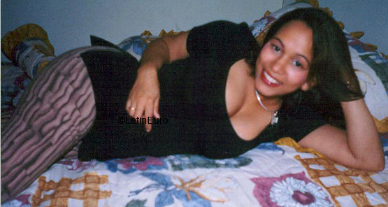 Date this voluptuous Any Country girl Aura from  N2646