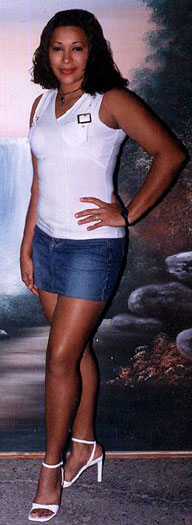 Date this voluptuous Any Country girl Veronica from  N2735