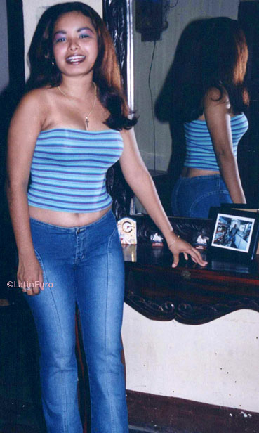 Date this foxy Any Country girl Aniezka from  N2966