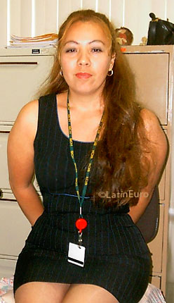 Date this good-looking Honduras girl Rosa from Tegucigalpa N2977