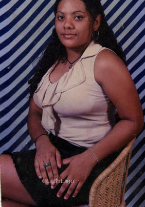 Date this sensual Honduras girl Marlynn from Roatan N3031