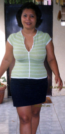 Date this athletic Honduras girl Nelly from  N3255