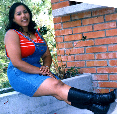 Date this happy Honduras girl Lourdes from Tegucigalpa N3345