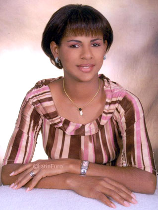 Date this nice looking Any Country girl Yesenia from  N3350