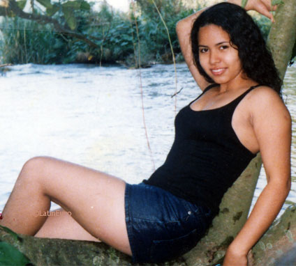 Date this pretty Honduras girl Estela from  N3352