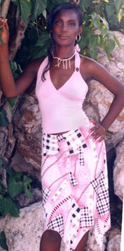 Date this attractive Jamaica girl Raschel from Montego Bay N3571