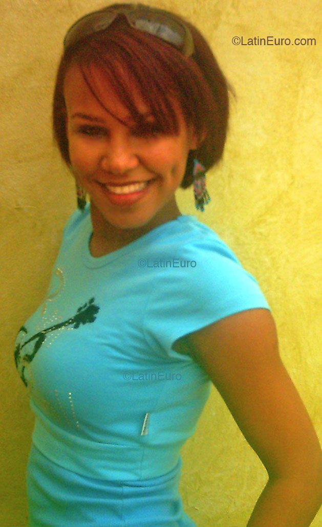 Date this delightful Dominican Republic girl Yahelianny from San Francisco de Macoris N359