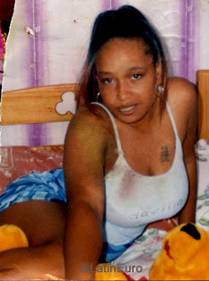 Date this attractive England girl Cassandra from  N3611