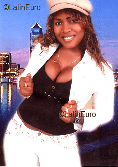 Date this voluptuous Mexico girl Yermis from San Pedro de Macoris N551