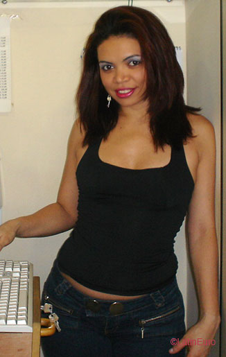 Date this beautiful Brazil girl Fran from RIO DE JANEIRO B6479