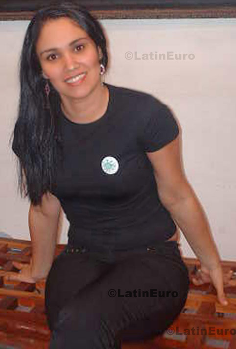 Date this hot Brazil girl Andreia- from Sao Paulo B709
