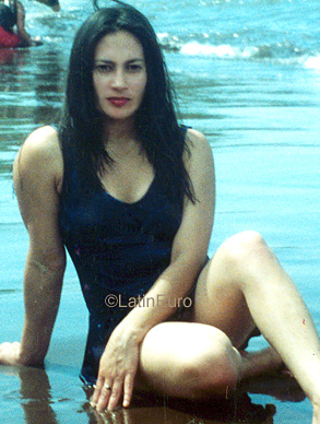 Date this gorgeous Honduras girl Yohana from Tegucigalpa N3923