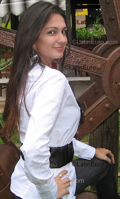 Date this passionate Brazil girl Raphaella from Belo Horizonte BR63
