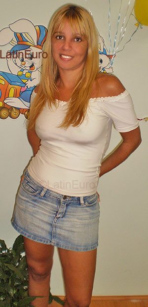 Date this beautiful Brazil girl Vania from Rio De Janeiro BR81
