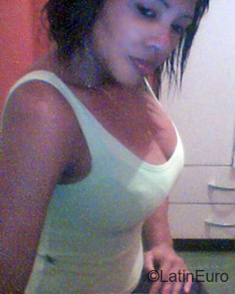 Date this fun Brazil girl Liliany from Cariacica BR117