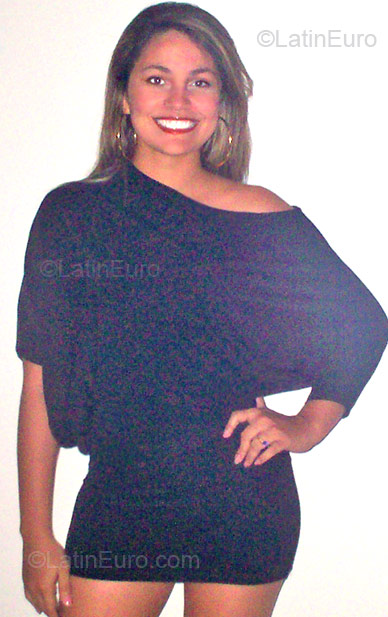 Date this pretty Colombia girl Flavia from Barranquilla CO94