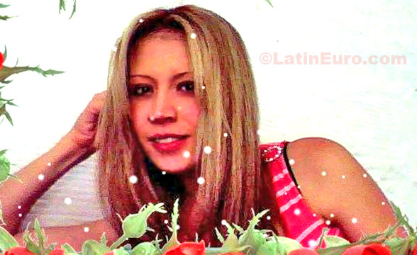 Date this hard body Colombia girl Alexandra from Medellin CO101