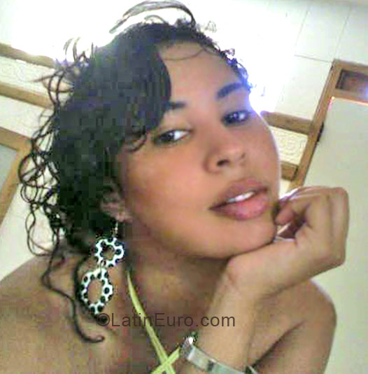 Date this passionate Dominican Republic girl Diana Maria from Cotui DO120