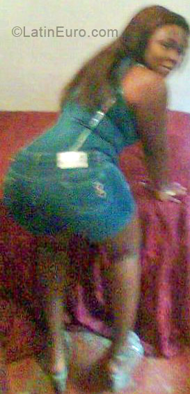 Date this athletic Brazil girl Denise from Rio De Janeiro BR238