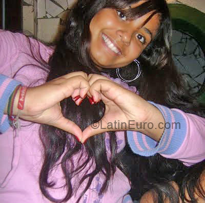 Date this happy Brazil girl Eduarda from Salvador BR272