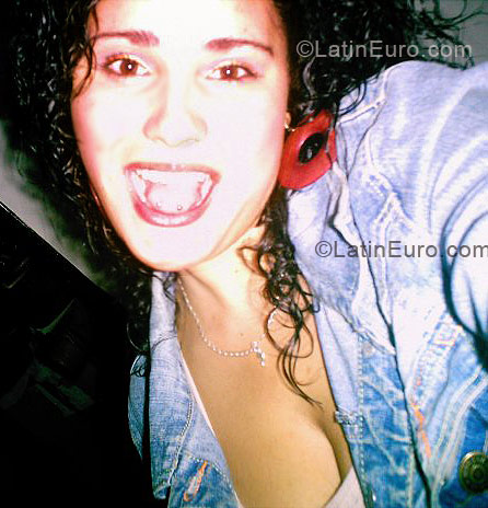 Date this athletic Colombia girl Carolina from Cali CO203