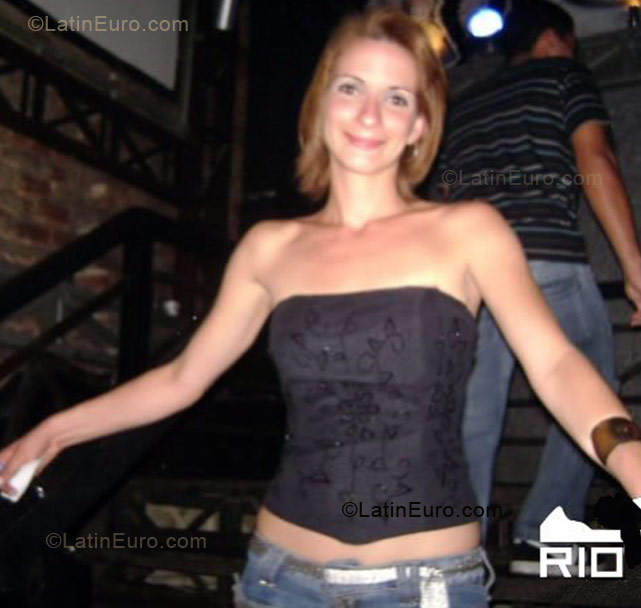 Date this passionate Brazil girl Vanessa from Rio De Janeiro BR300