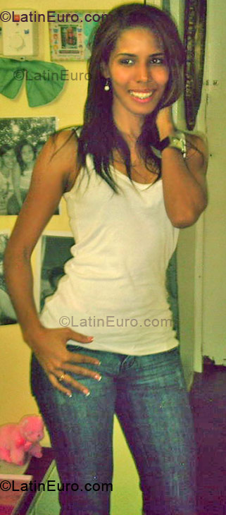 Date this charming Dominican Republic girl Elizabeth from Santiago DO214