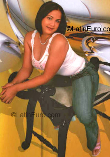 Date this stunning Dominican Republic girl Yesenia from San Francisco De Macoris DO261