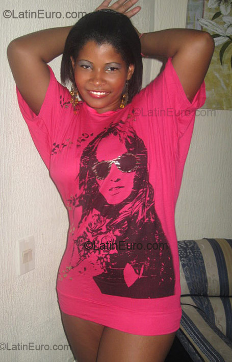 Date this happy Colombia girl Emerita from Cali CO267