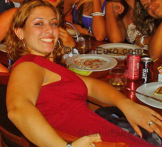 Date this beautiful Brazil girl Serlayne Marins from Itaborai BR413