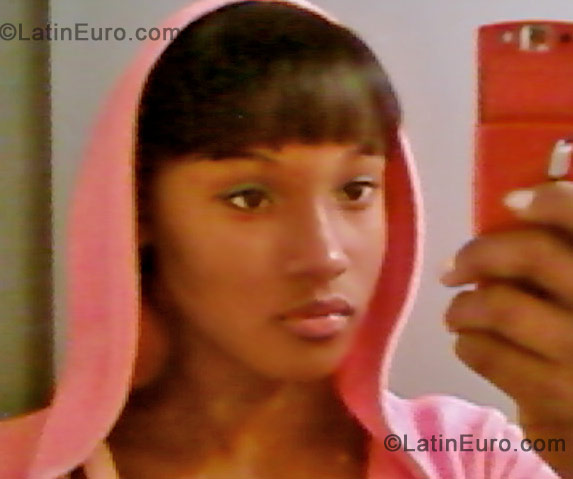 Date this lovely Brazil girl Eliane from Rio De Janeiro BR438