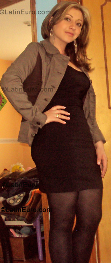 Date this gorgeous Colombia girl Diana Carolina from Bogota CO341