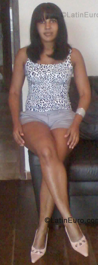 Date this athletic Brazil girl Carla Lucia from Belo Horizonte BR531