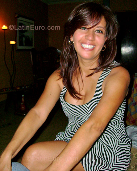 Date this hard body Colombia girl Luz Adriana from Cali CO401