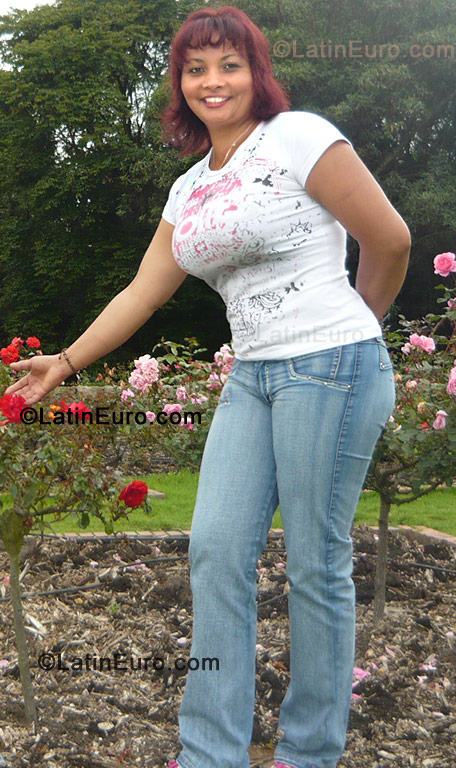 Date this exotic Colombia girl Nubeluz from Bogota CO409