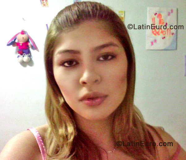 Date this attractive Colombia girl Leidy from Envigado CO443