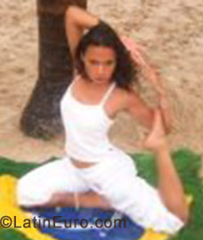 Date this funny Brazil girl Fernanda from Sao Paulo BR611