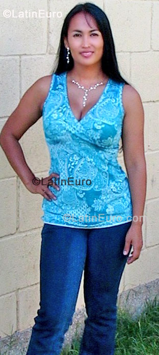 Date this voluptuous Colombia girl Yobana from Medellin CO446