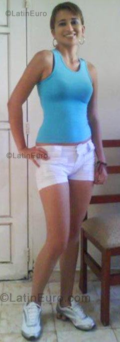 Date this foxy Colombia girl Leydi from Aranjuez CO542