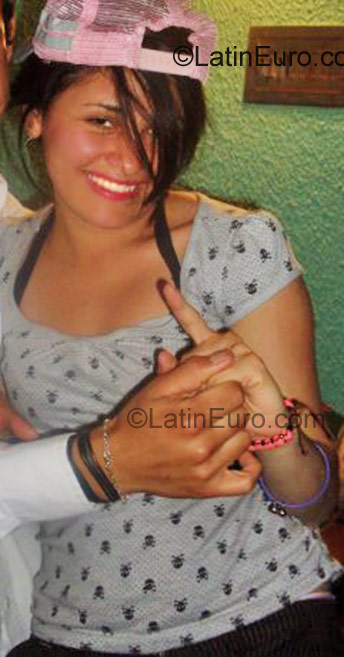 Date this foxy Colombia girl Flor from Bogota CO556