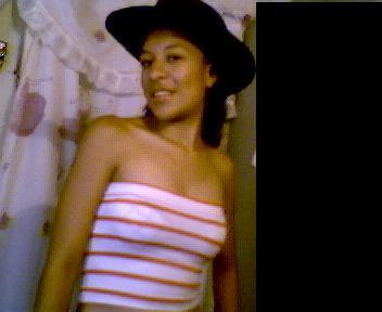 Date this happy Colombia girl Yury from Cali CO562