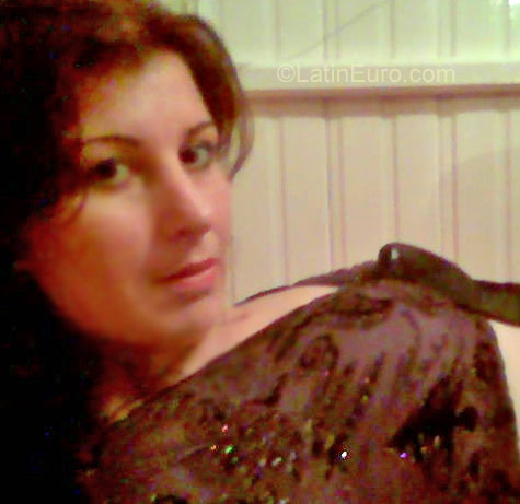 Date this voluptuous Brazil girl Lene from Tubarao BR837