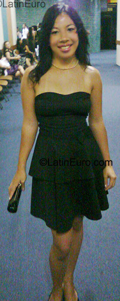 Date this good-looking Brazil girl Sara from Salvador BR853