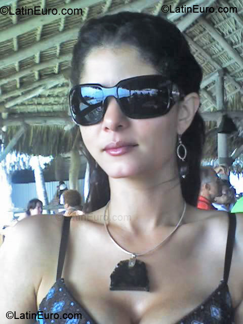 Date this athletic Dominican Republic girl Maria Juliana from Santo Domingo DO654