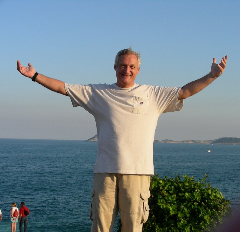 Date this attractive United States man Arnold from Naples US1847