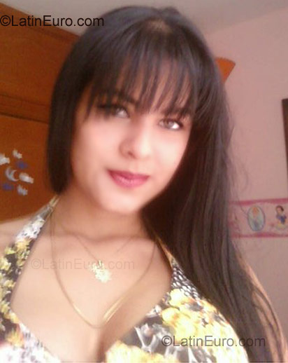 Date this happy Colombia girl Steffany from Medellin CO600