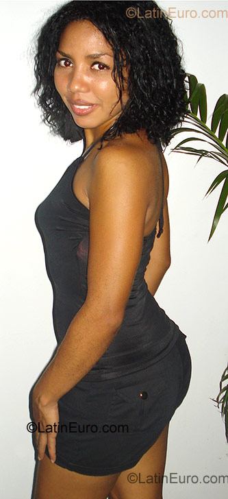 Date this georgeous Colombia girl Marlis Lizeth from Santa Marta CO603