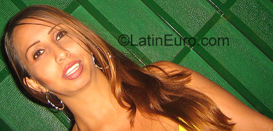 Date this fun Colombia girl Luz Yelsin from Cali CO607