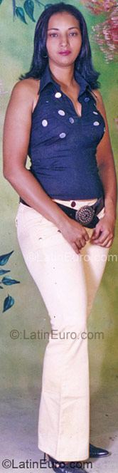 Date this attractive Colombia girl Taty from San Joaquin CO626