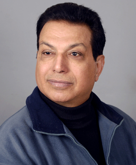 Date this lovely India man Dr. from Delhi IN32